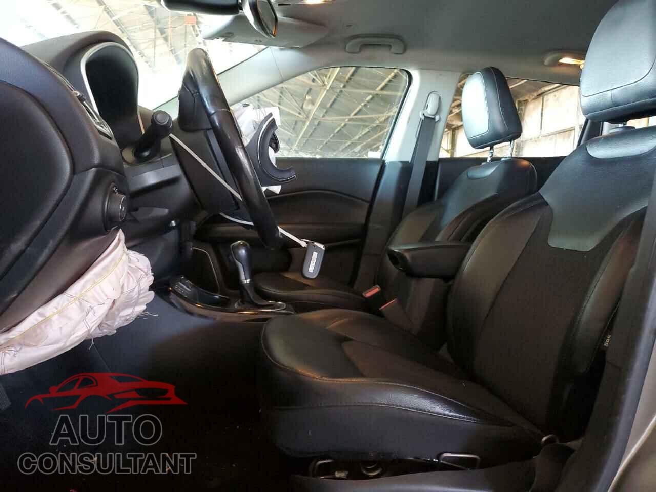 JEEP COMPASS 2018 - 3C4NJCBB2JT407213