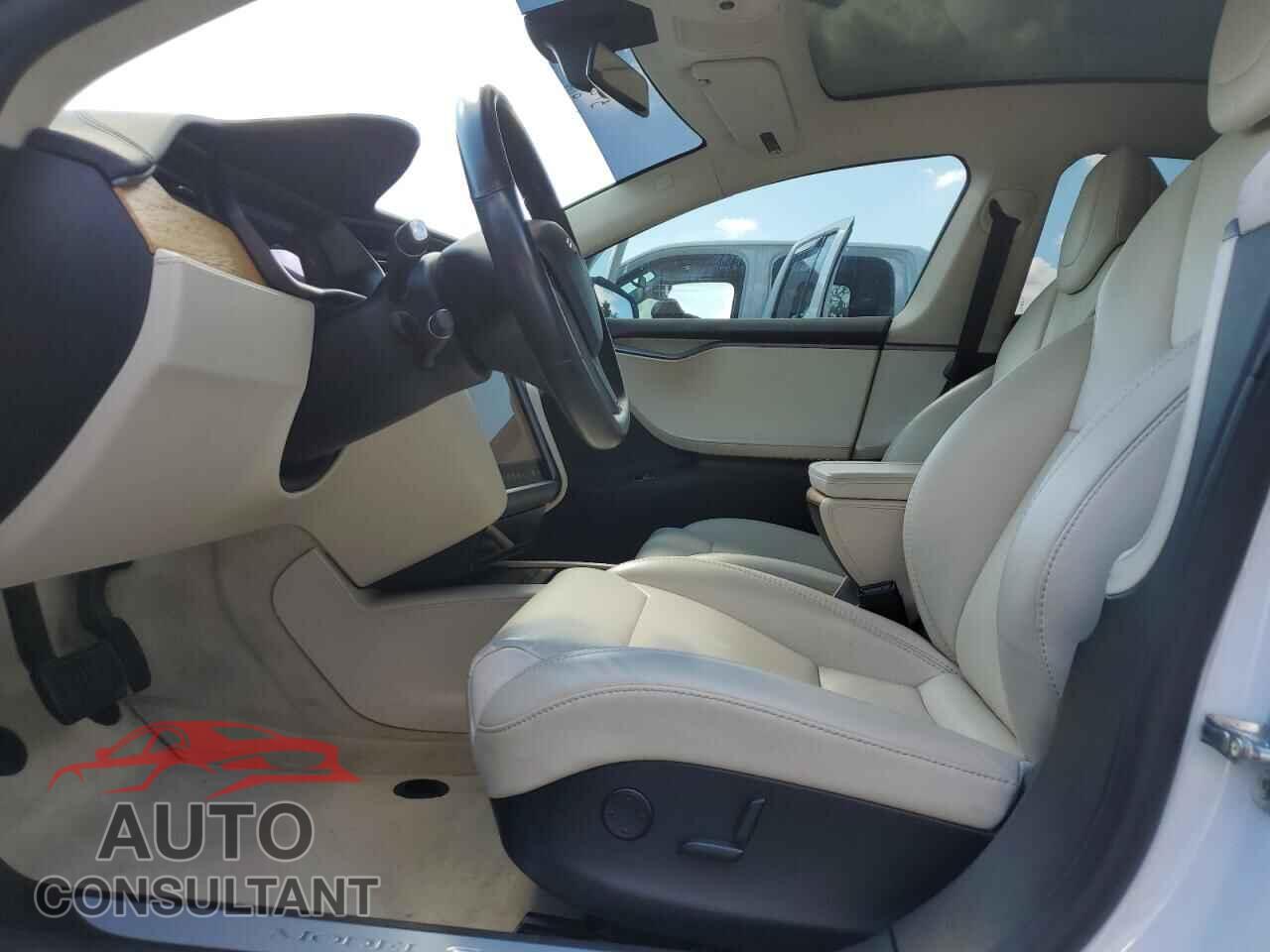 TESLA MODEL S 2019 - 5YJSA1E21KF305503