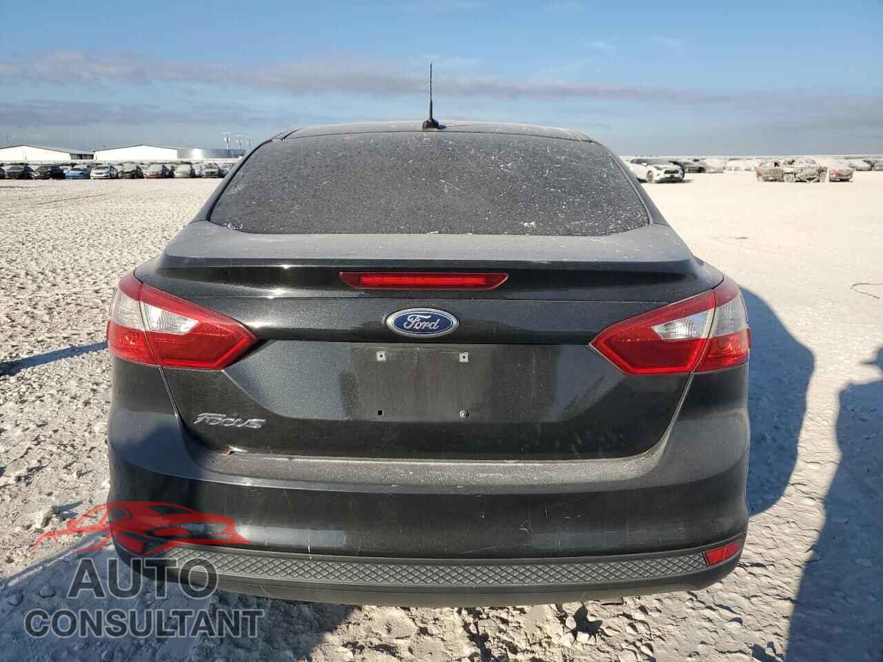 FORD FOCUS 2014 - 1FADP3E27EL422075