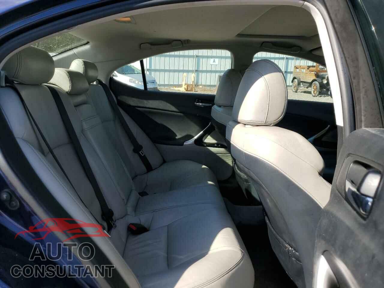 LEXUS IS 2011 - JTHBF5C28B5151965