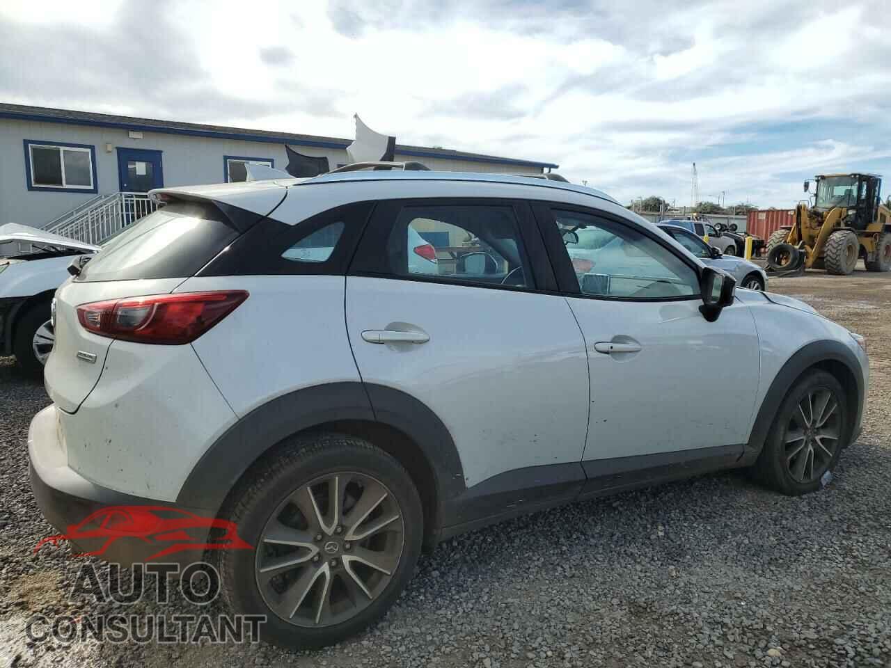MAZDA CX-3 2017 - JM1DKFC7XH0166531