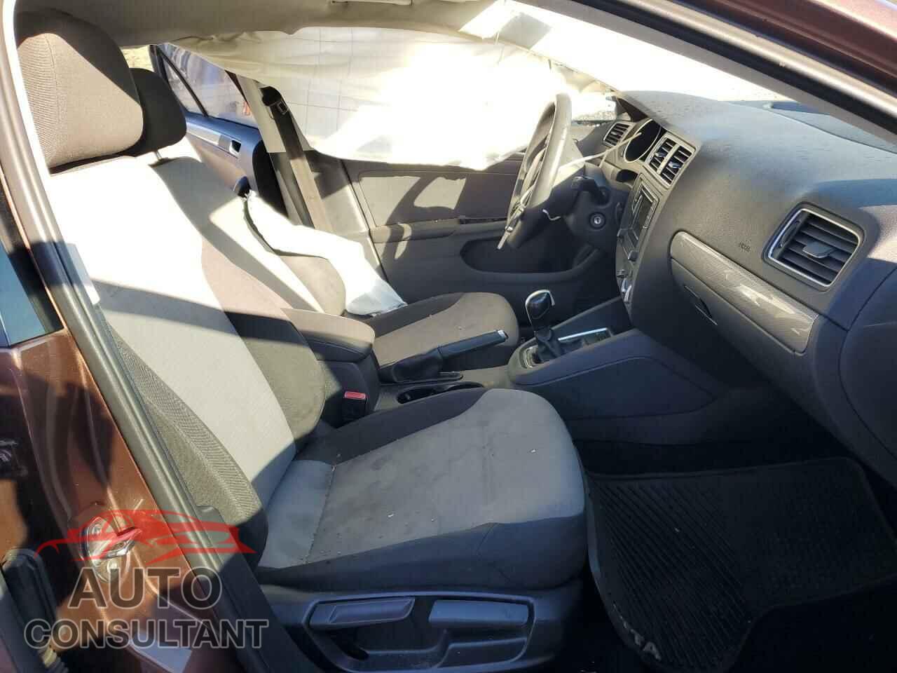 VOLKSWAGEN JETTA 2017 - 3VW2B7AJ6HM373701