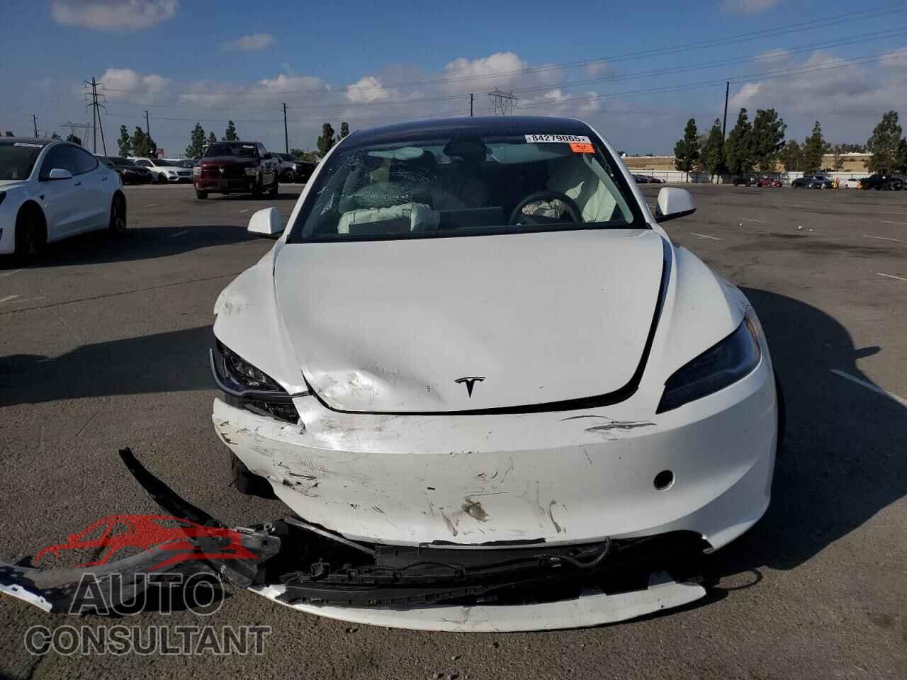 TESLA MODEL 3 2025 - 5YJ3E1EA5SF044179