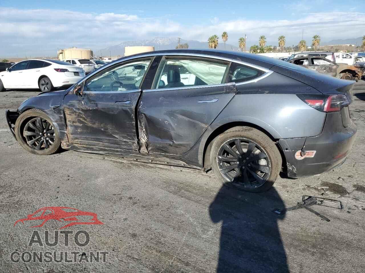 TESLA MODEL 3 2019 - 5YJ3E1EB4KF525369
