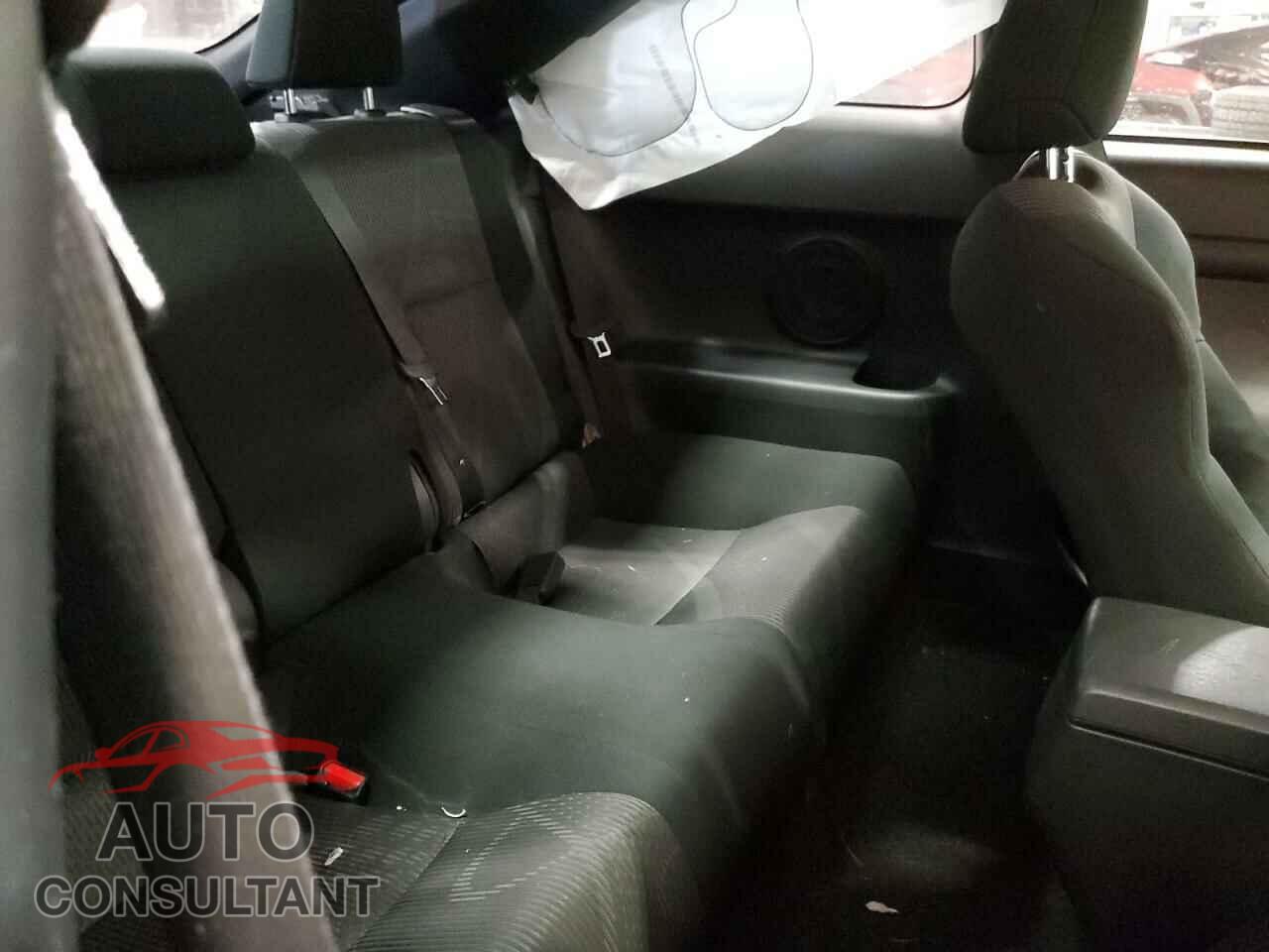 TOYOTA SCION 2012 - JTKJF5C72C3028838