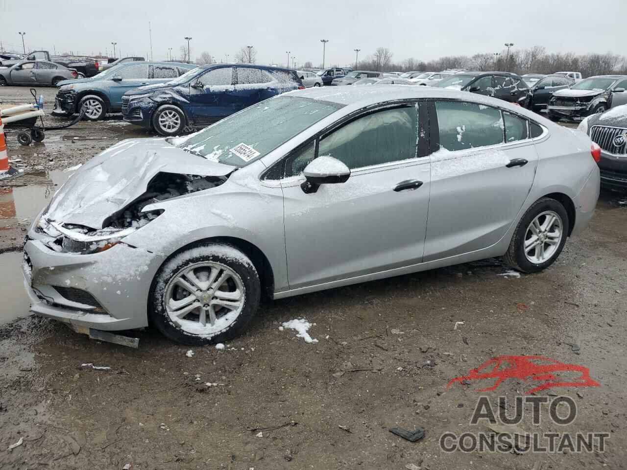 CHEVROLET CRUZE 2018 - 1G1BE5SM5J7186580