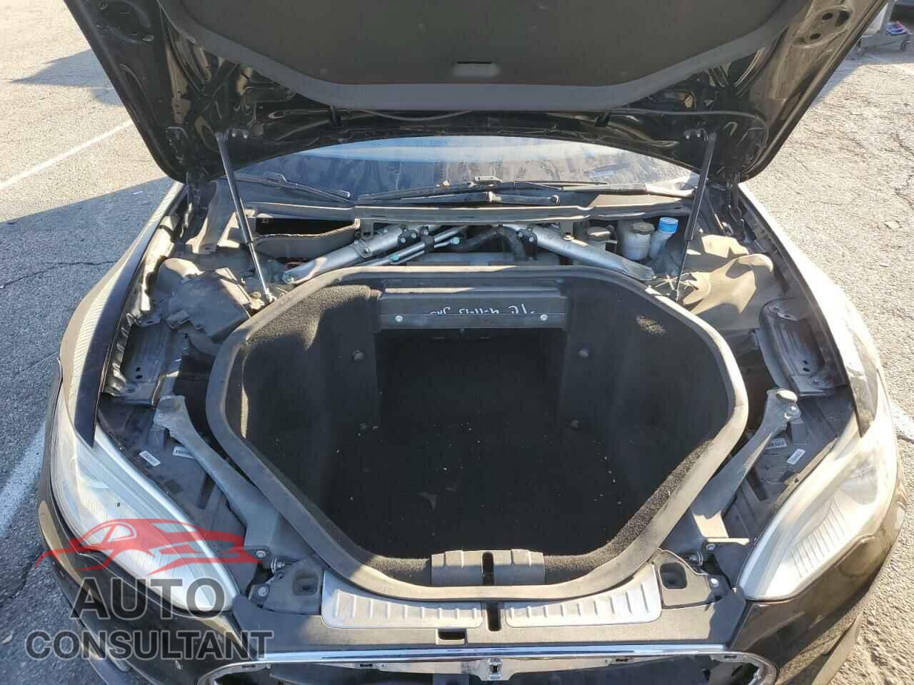 TESLA MODEL S 2013 - 5YJSA1DP2DFP16134