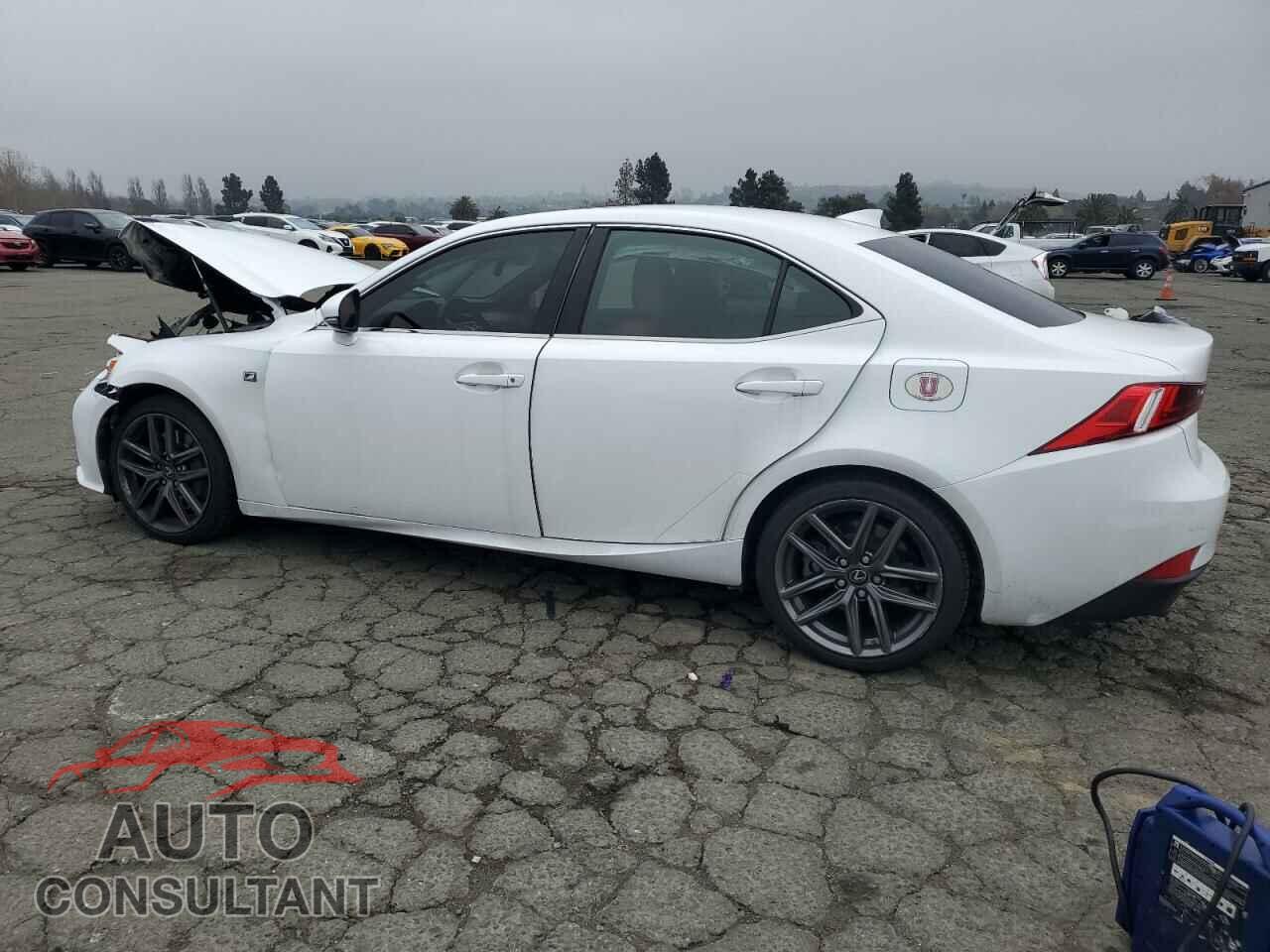 LEXUS IS 2014 - JTHBE1D24E5011040