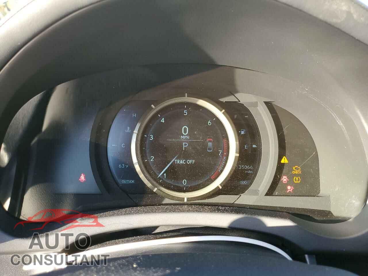 LEXUS IS 2014 - JTHBE1D20E5009334