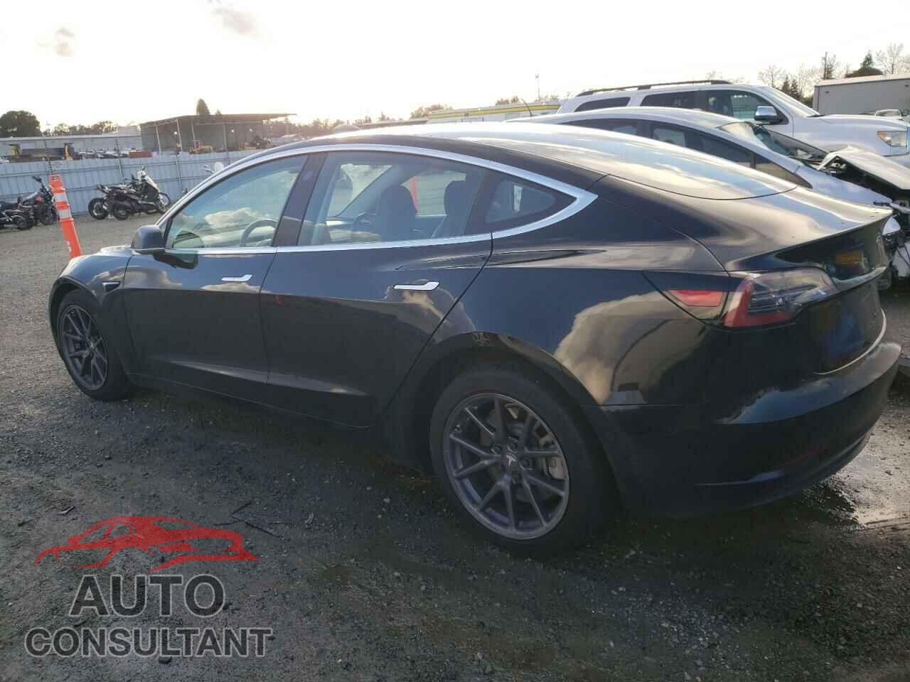 TESLA MODEL 3 2018 - 5YJ3E1EA0JF052060