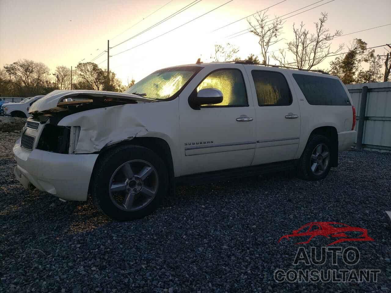 CHEVROLET SUBURBAN 2013 - 1GNSKKE76DR317200