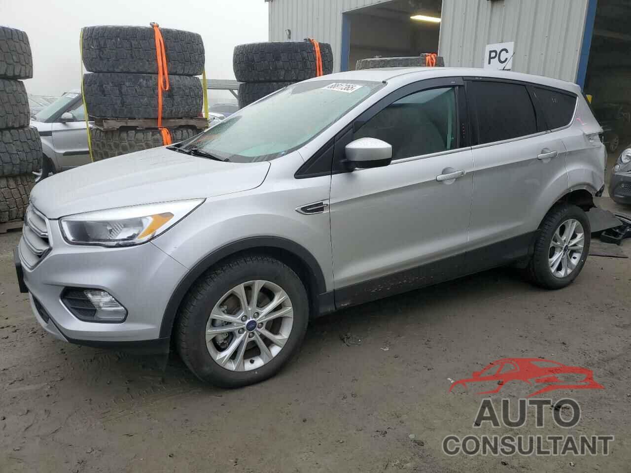 FORD ESCAPE 2017 - 1FMCU9G97HUB04978