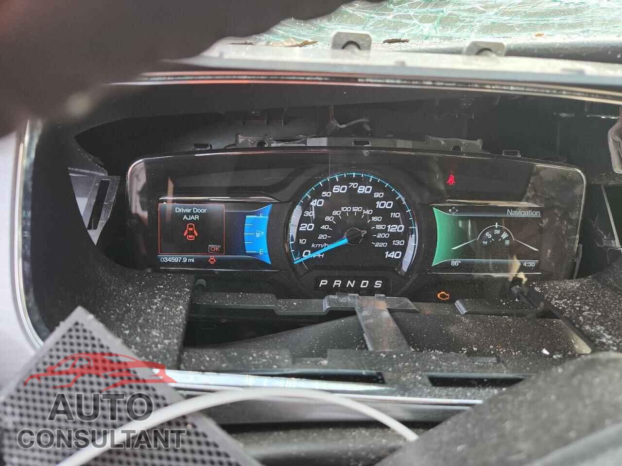 FORD TAURUS 2018 - 1FAHP2E88JG111015