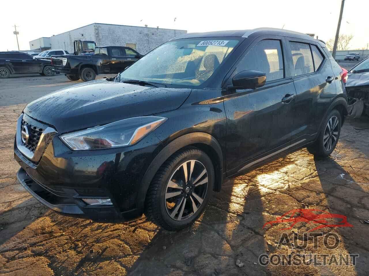 NISSAN KICKS 2018 - 3N1CP5CU3JL518468