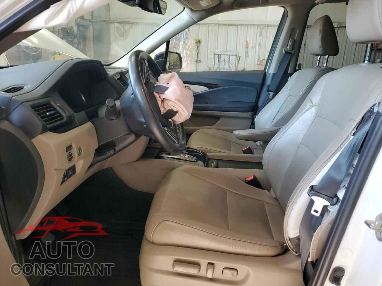 HONDA PILOT 2020 - 5FNYF6H01LB024290