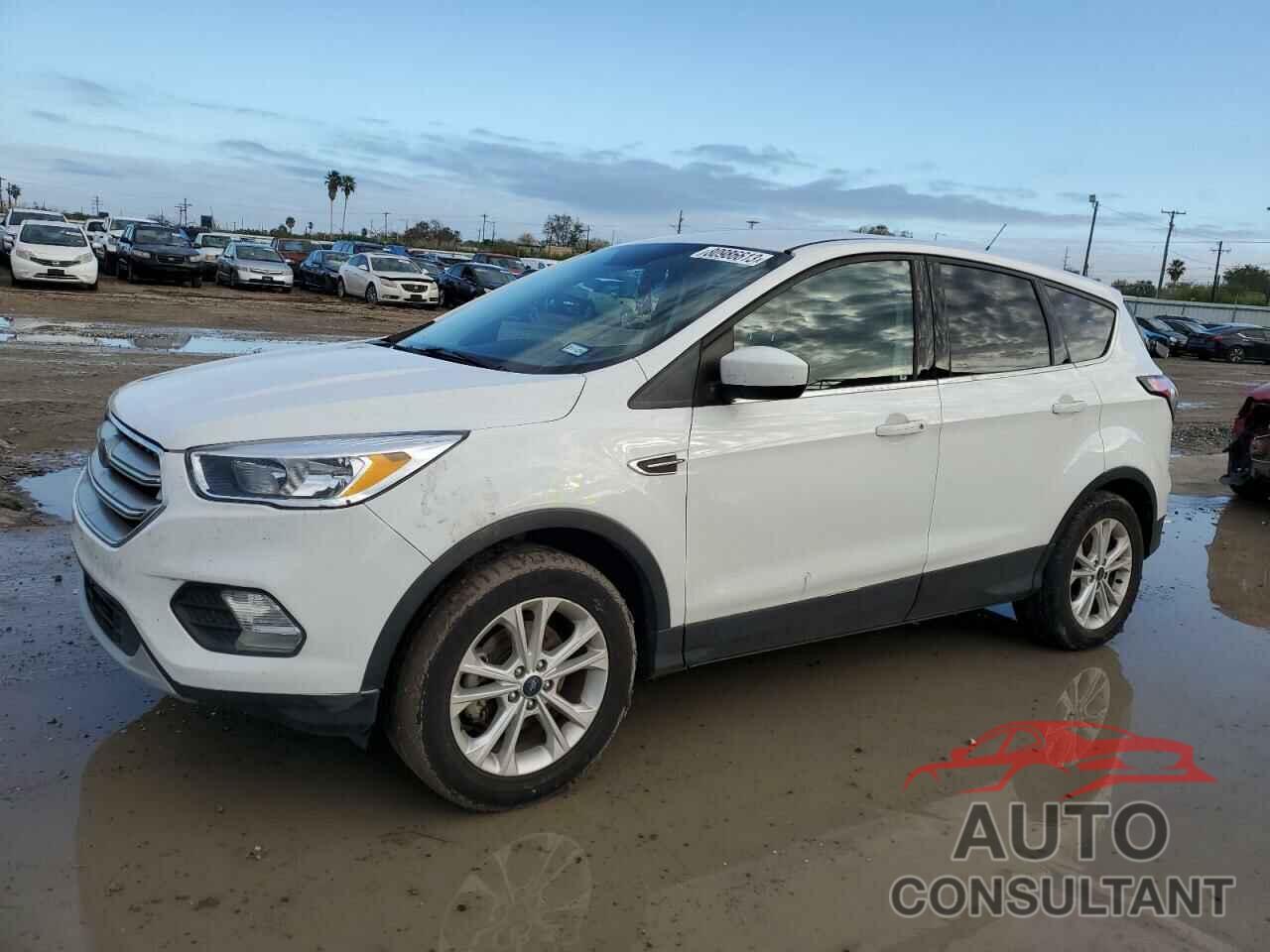 FORD ESCAPE 2017 - 1FMCU0GD1HUC65343