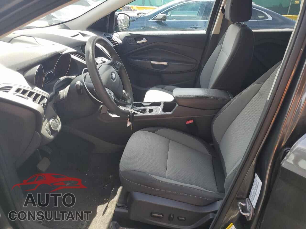 FORD ESCAPE 2017 - 1FMCU0GDXHUD51282