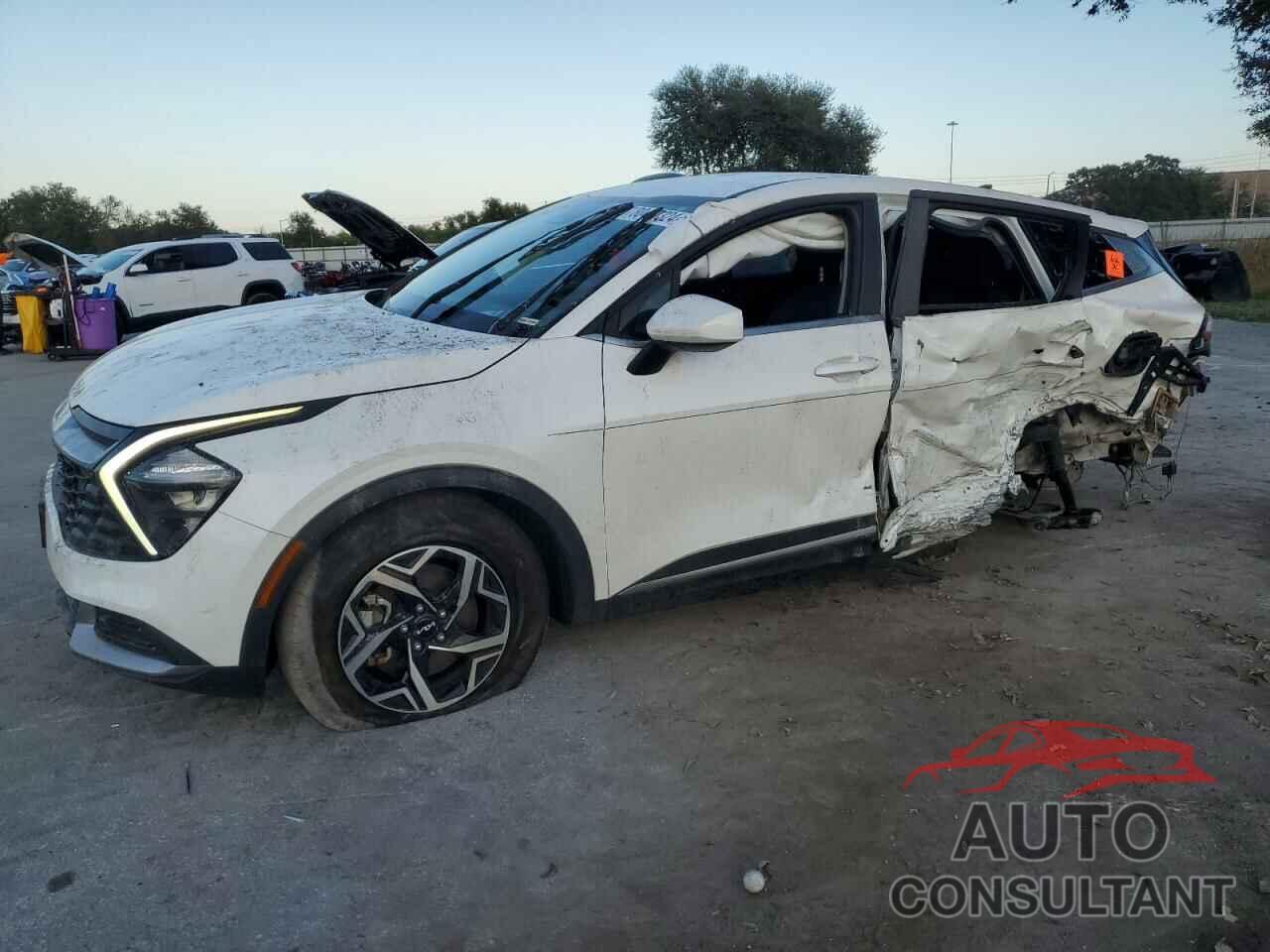 KIA SPORTAGE 2023 - KNDPU3AF9P7106939