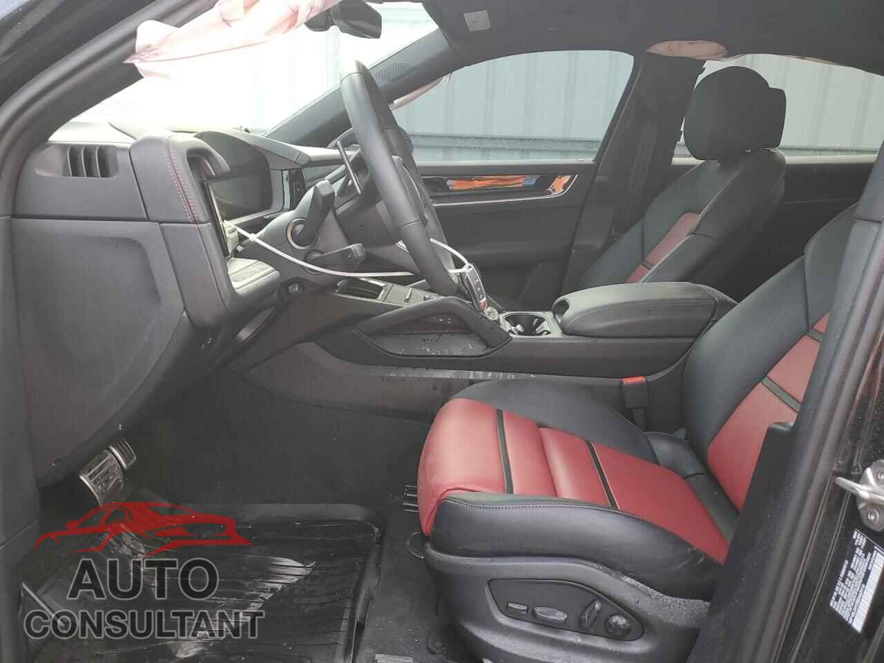 PORSCHE CAYENNE 2024 - WP1BL2AY3RDA62416