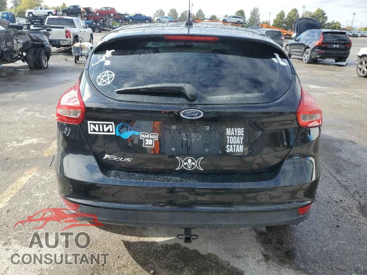 FORD FOCUS 2018 - 1FADP3N24JL294792