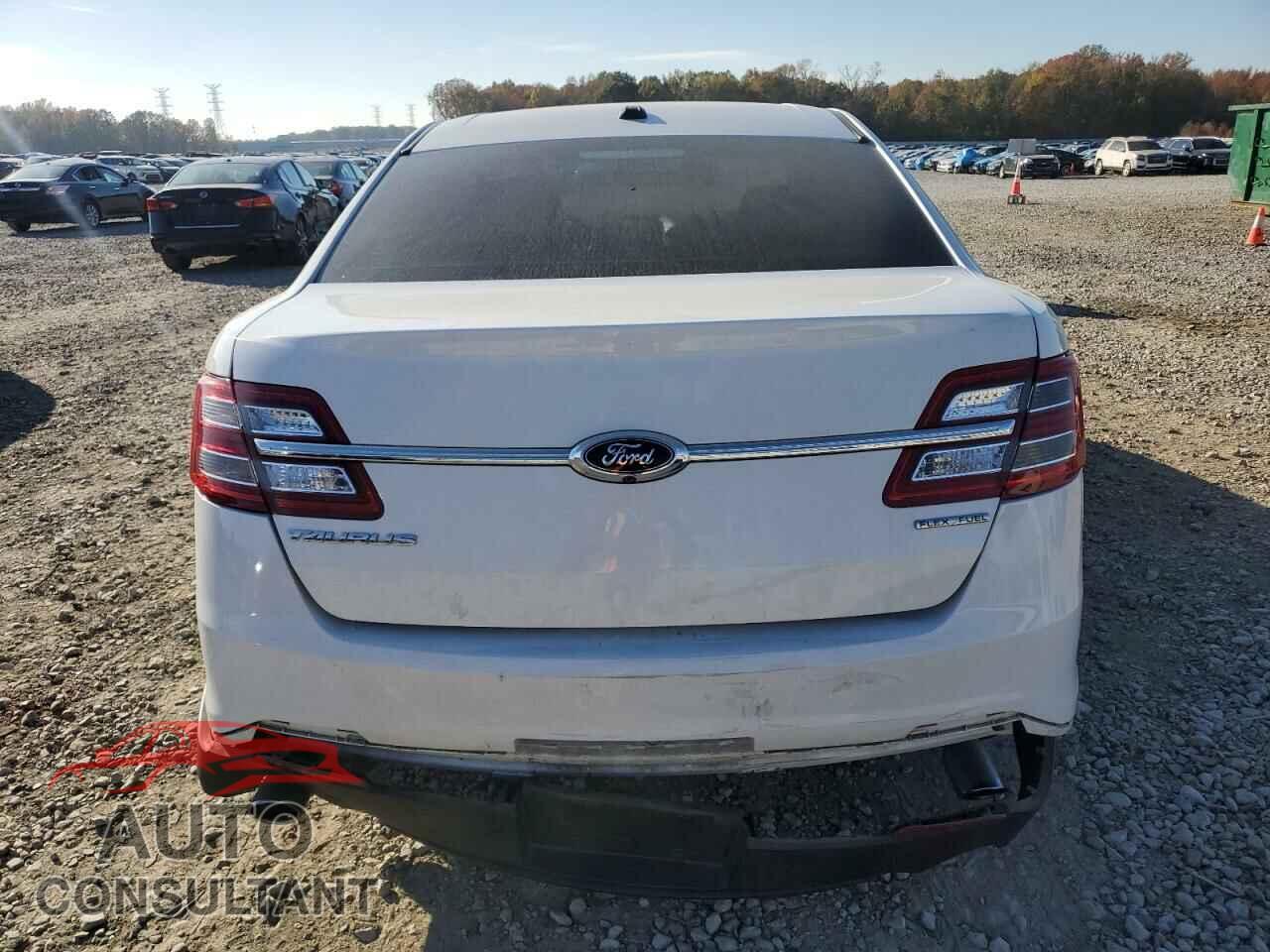 FORD TAURUS 2018 - 1FAHP2D87JG138501