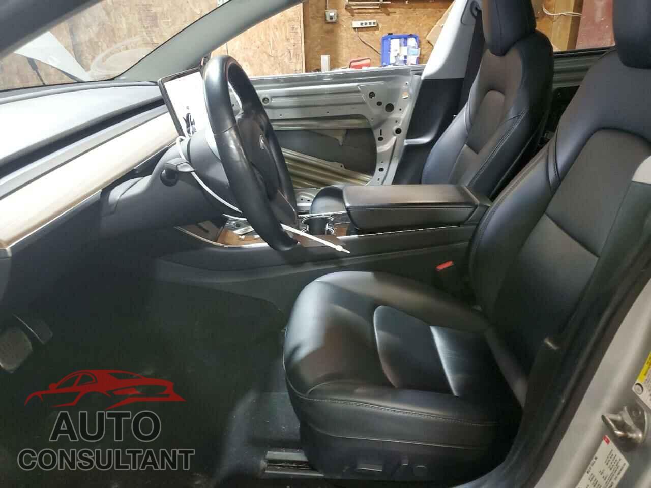 TESLA MODEL 3 2018 - 5YJ3E1EB5JF054475