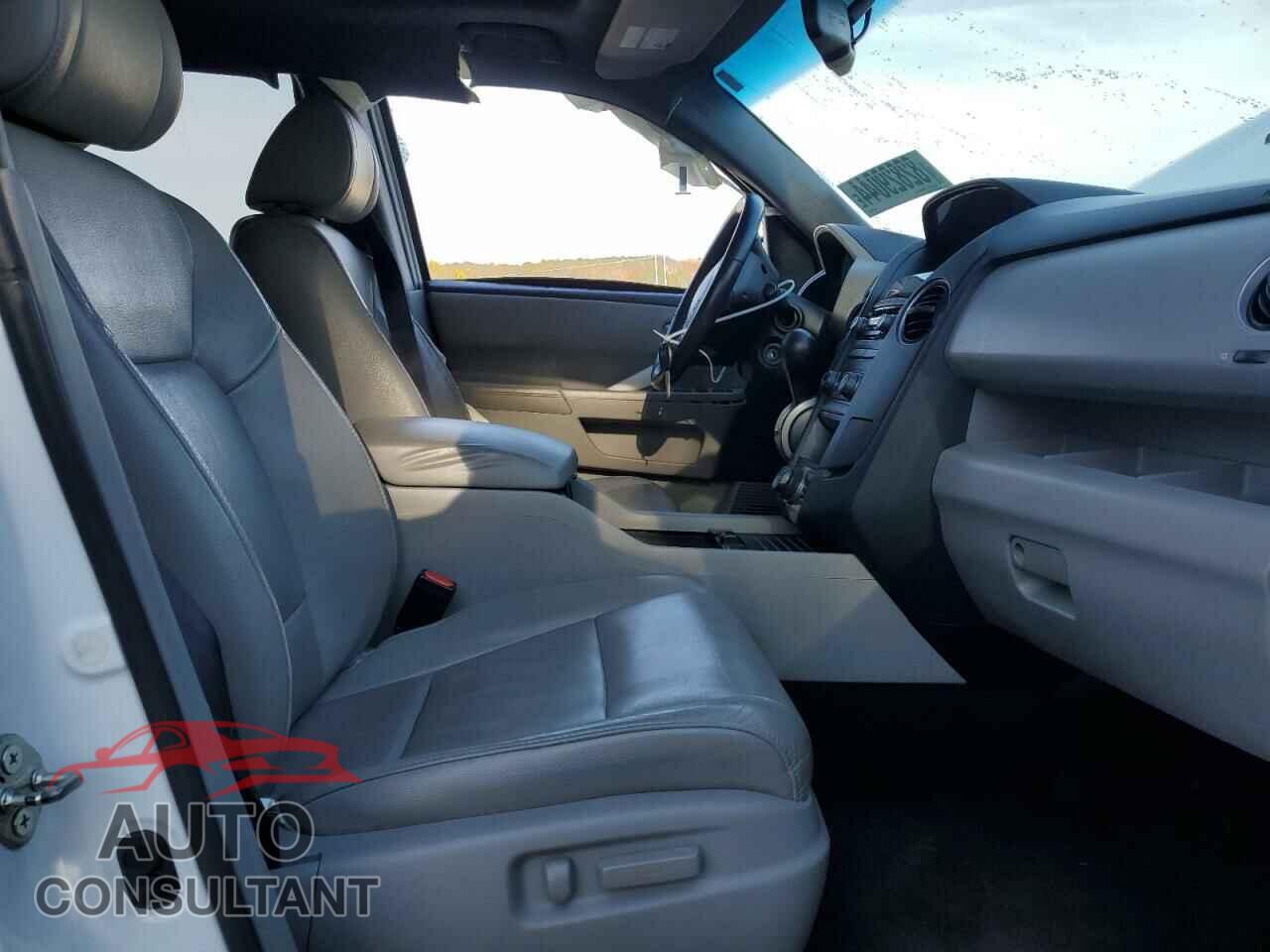 HONDA PILOT 2012 - 5FNYF3H77CB005173