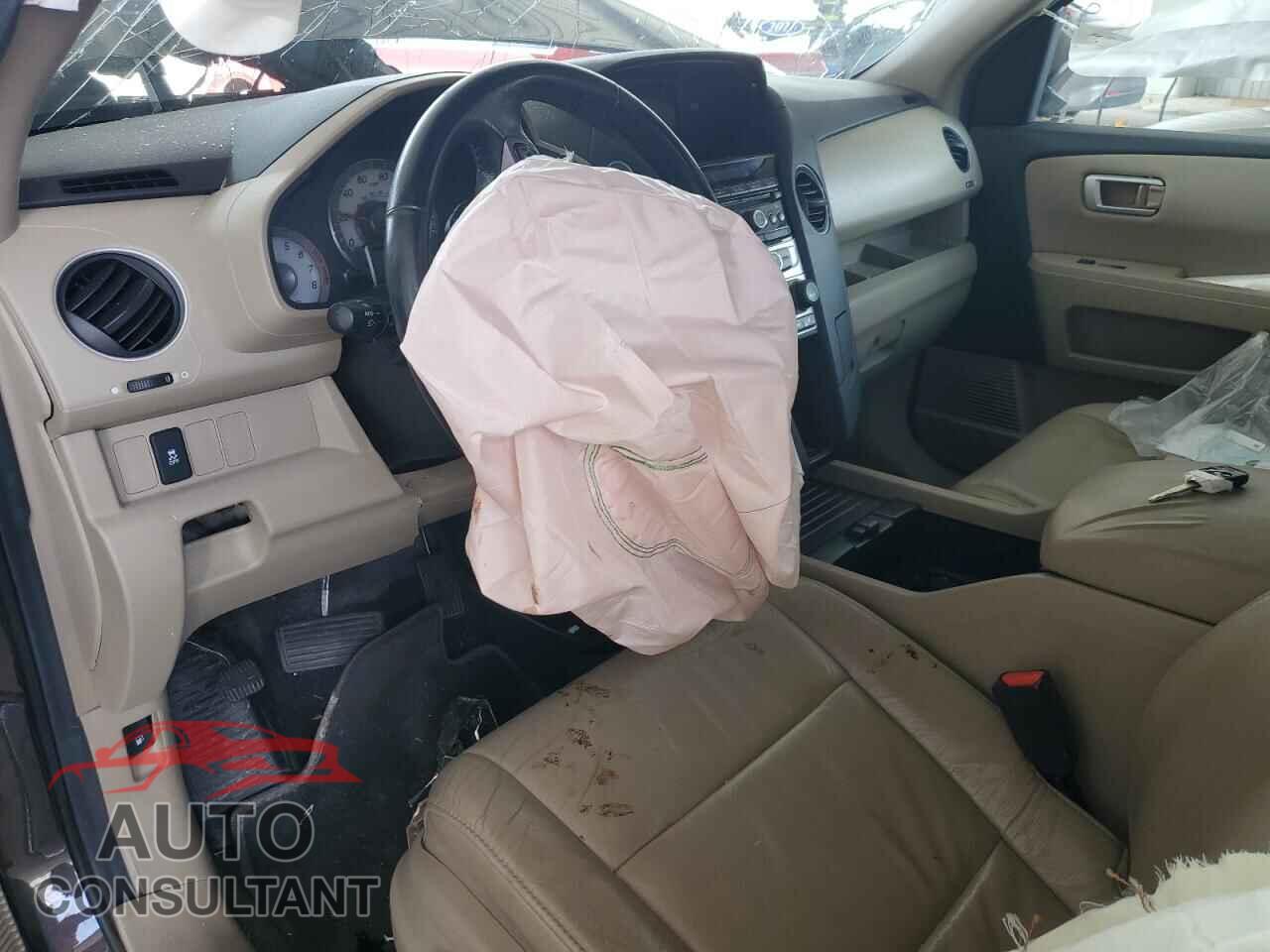 HONDA PILOT 2013 - 5FNYF4H52DB016426