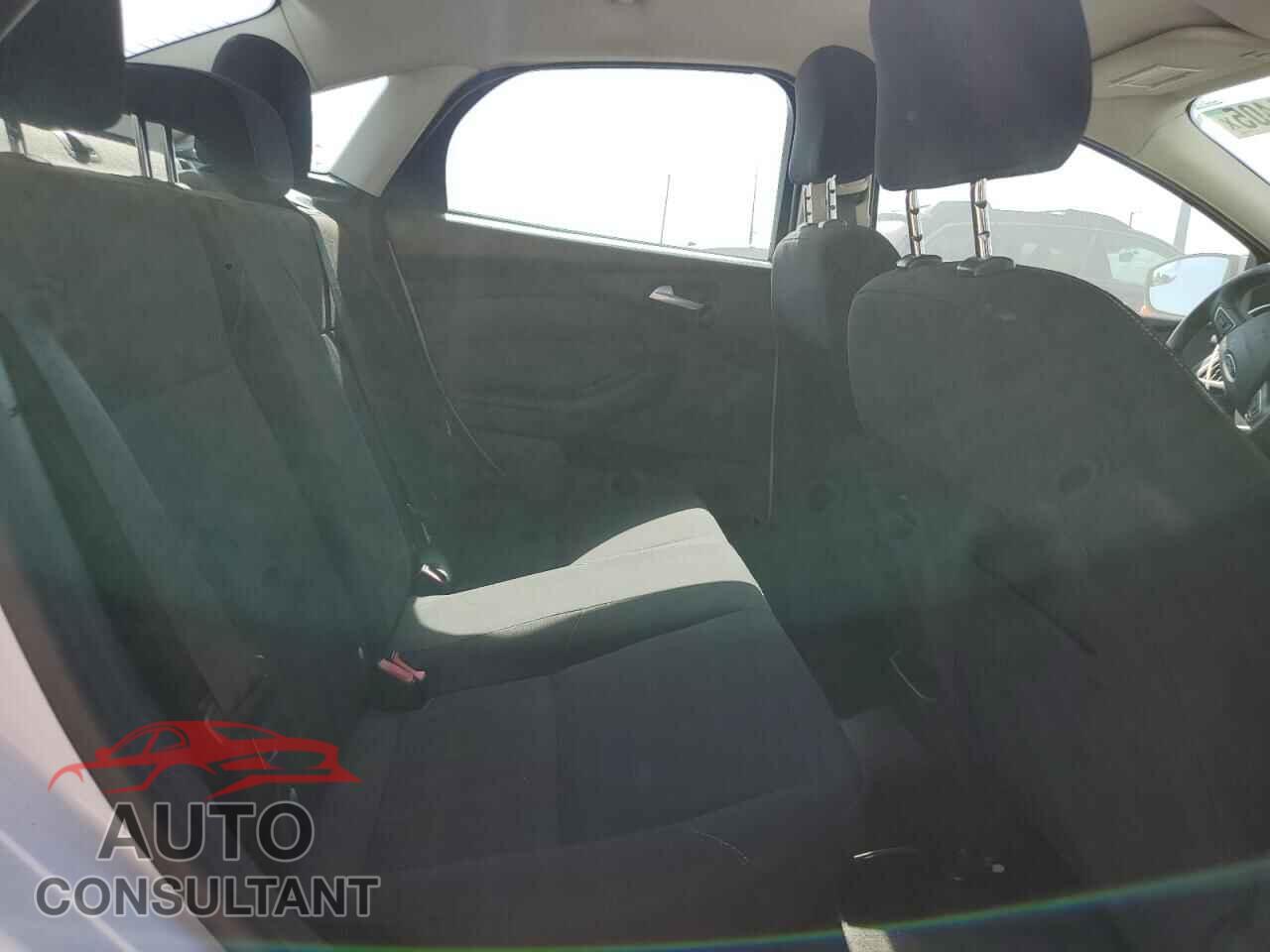 FORD FOCUS 2015 - 1FADP3F24FL205650