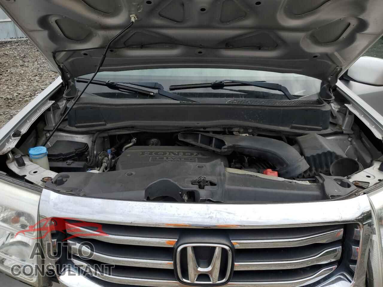 HONDA PILOT 2015 - 5FNYF4H41FB042557