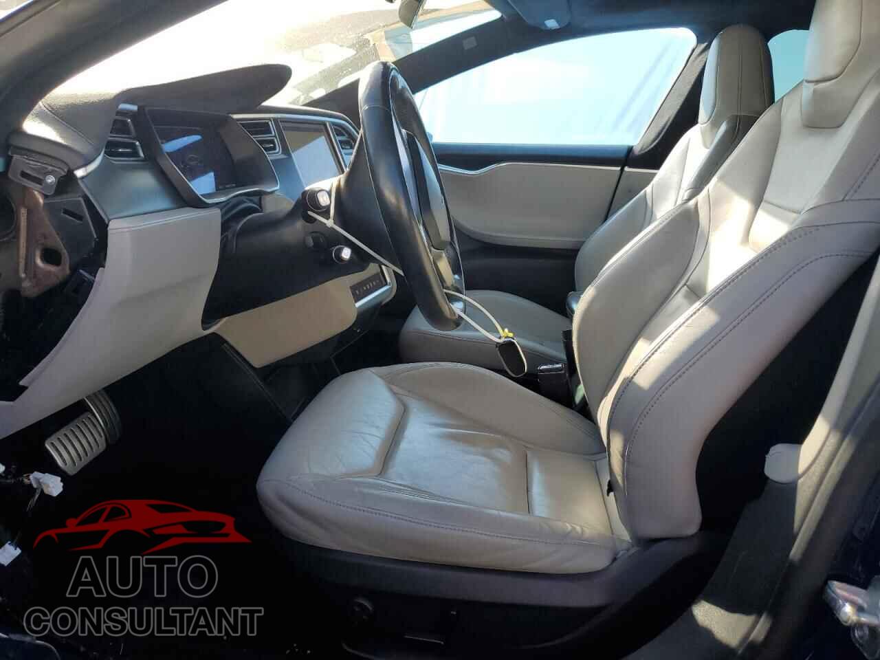 TESLA MODEL S 2015 - 5YJSA1H49FF096692