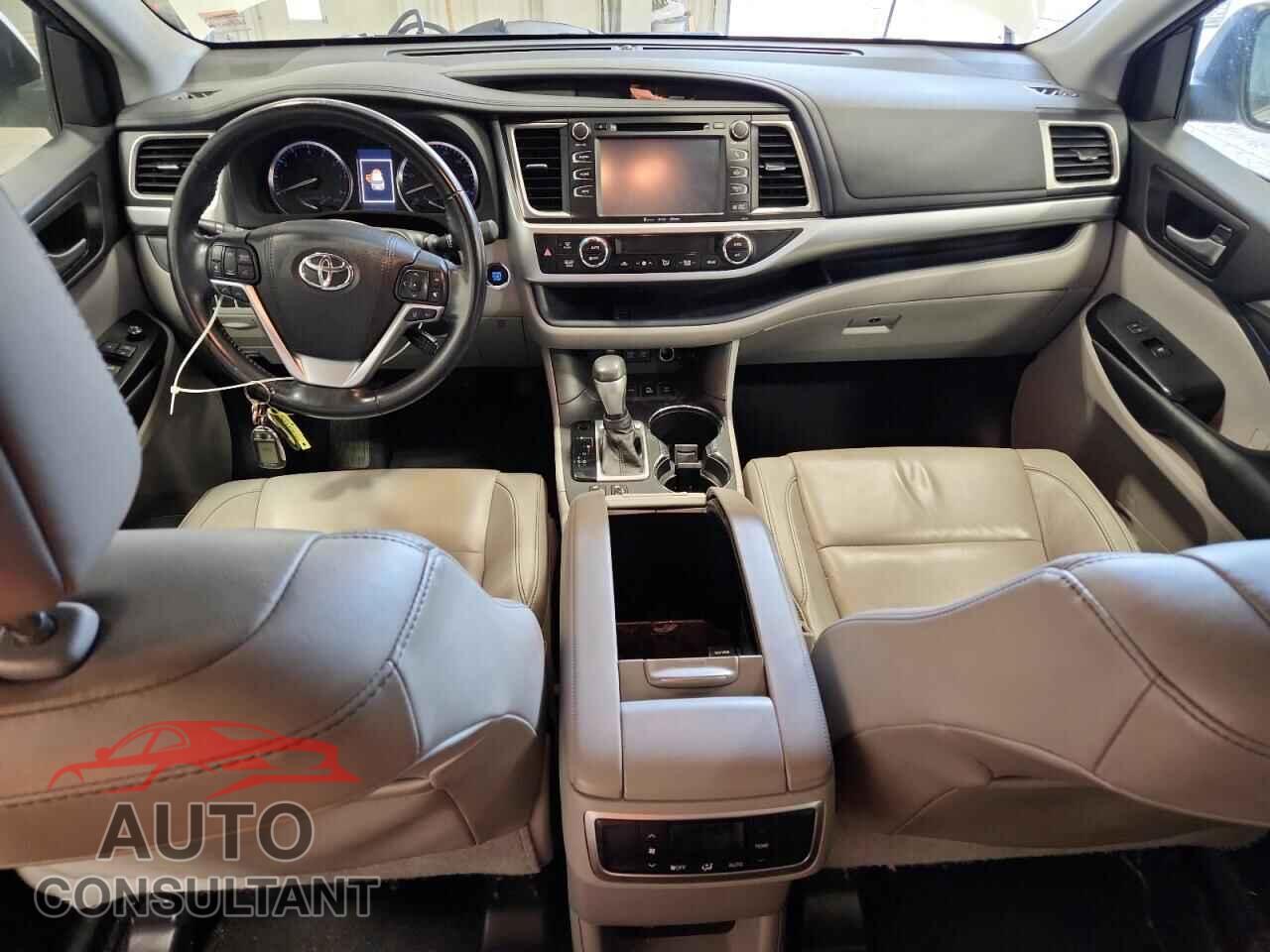TOYOTA HIGHLANDER 2018 - 5TDJZRFH6JS875402
