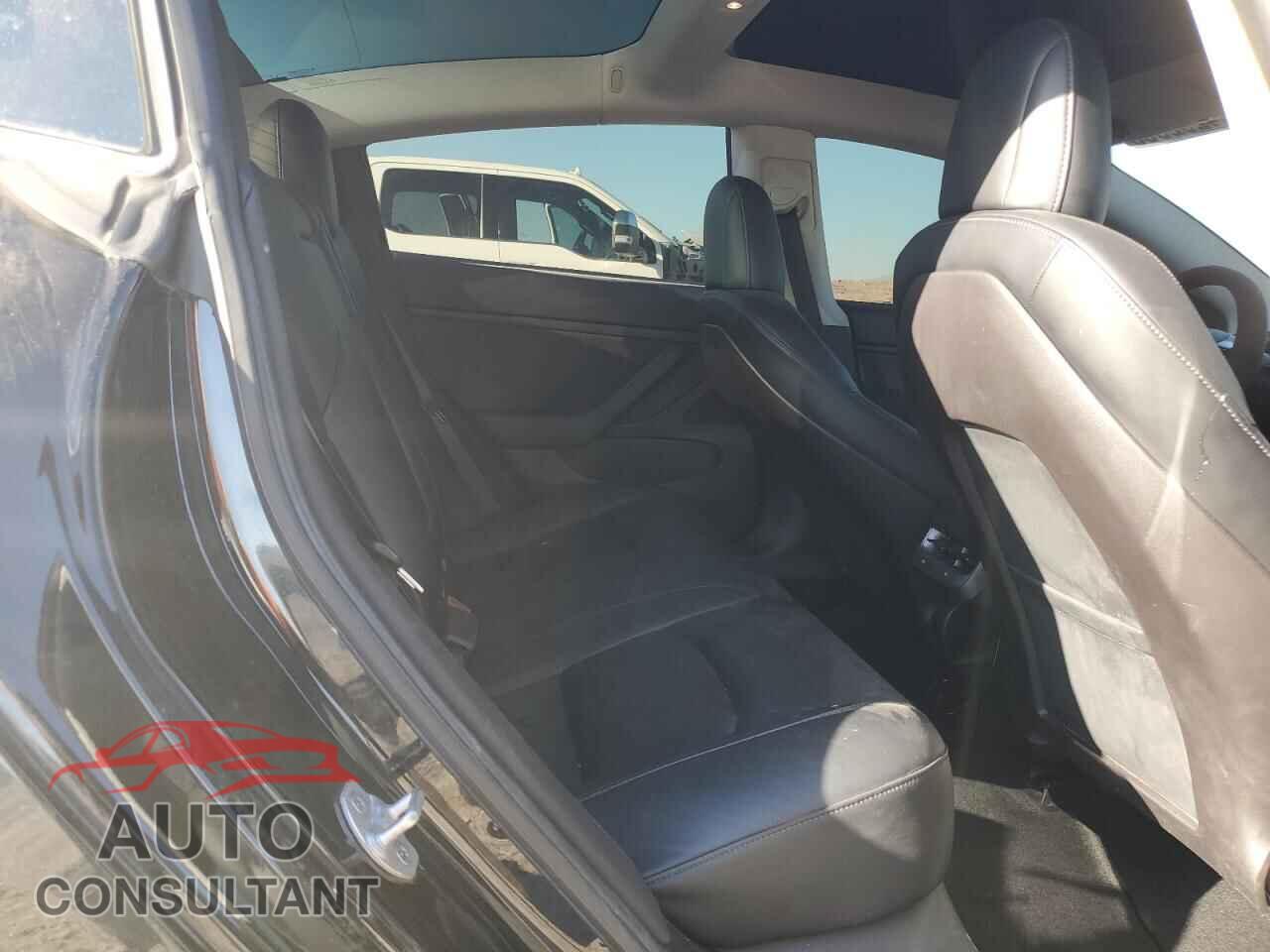 TESLA MODEL 3 2019 - 5YJ3E1EA6KF399359