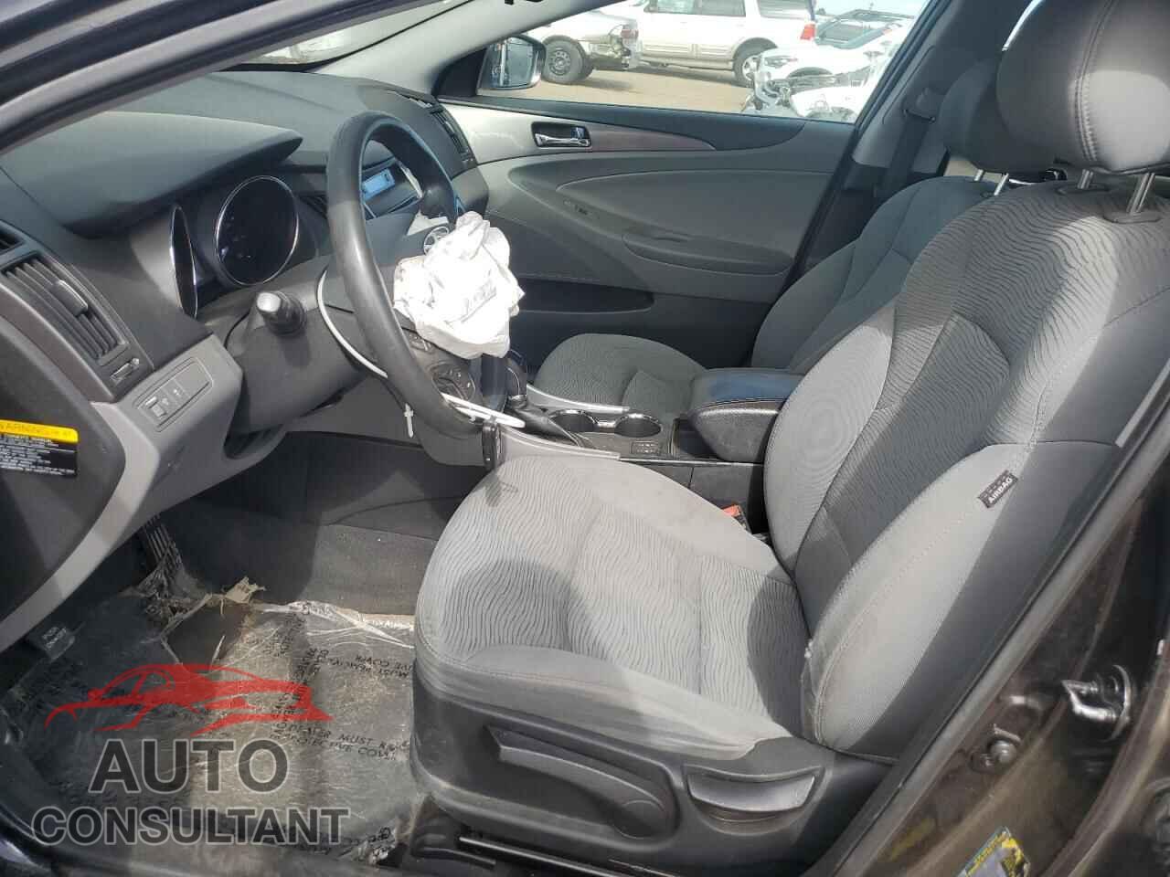 HYUNDAI SONATA 2013 - KMHEC4A46DA077490