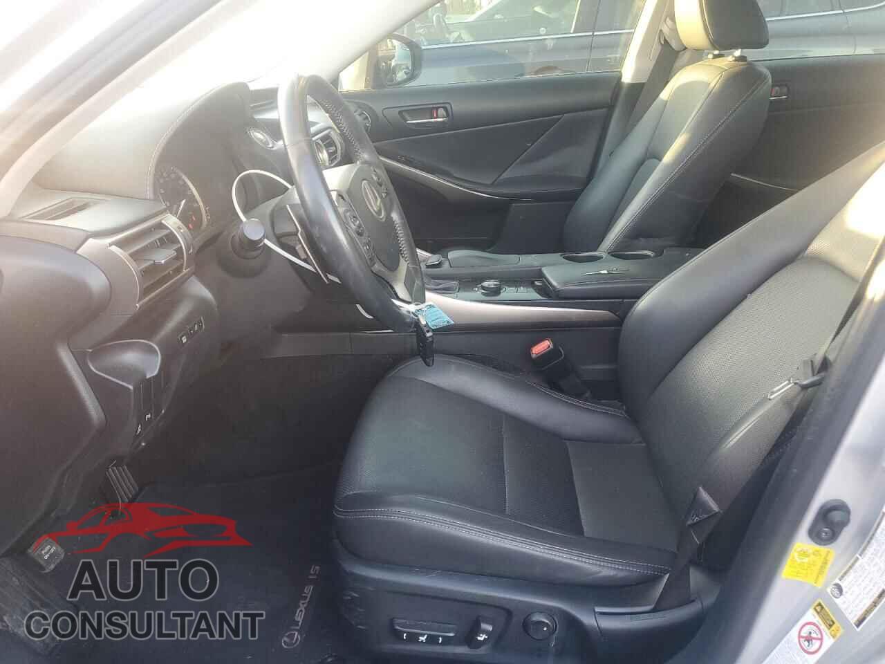 LEXUS IS 2014 - JTHBE1D20E5000598