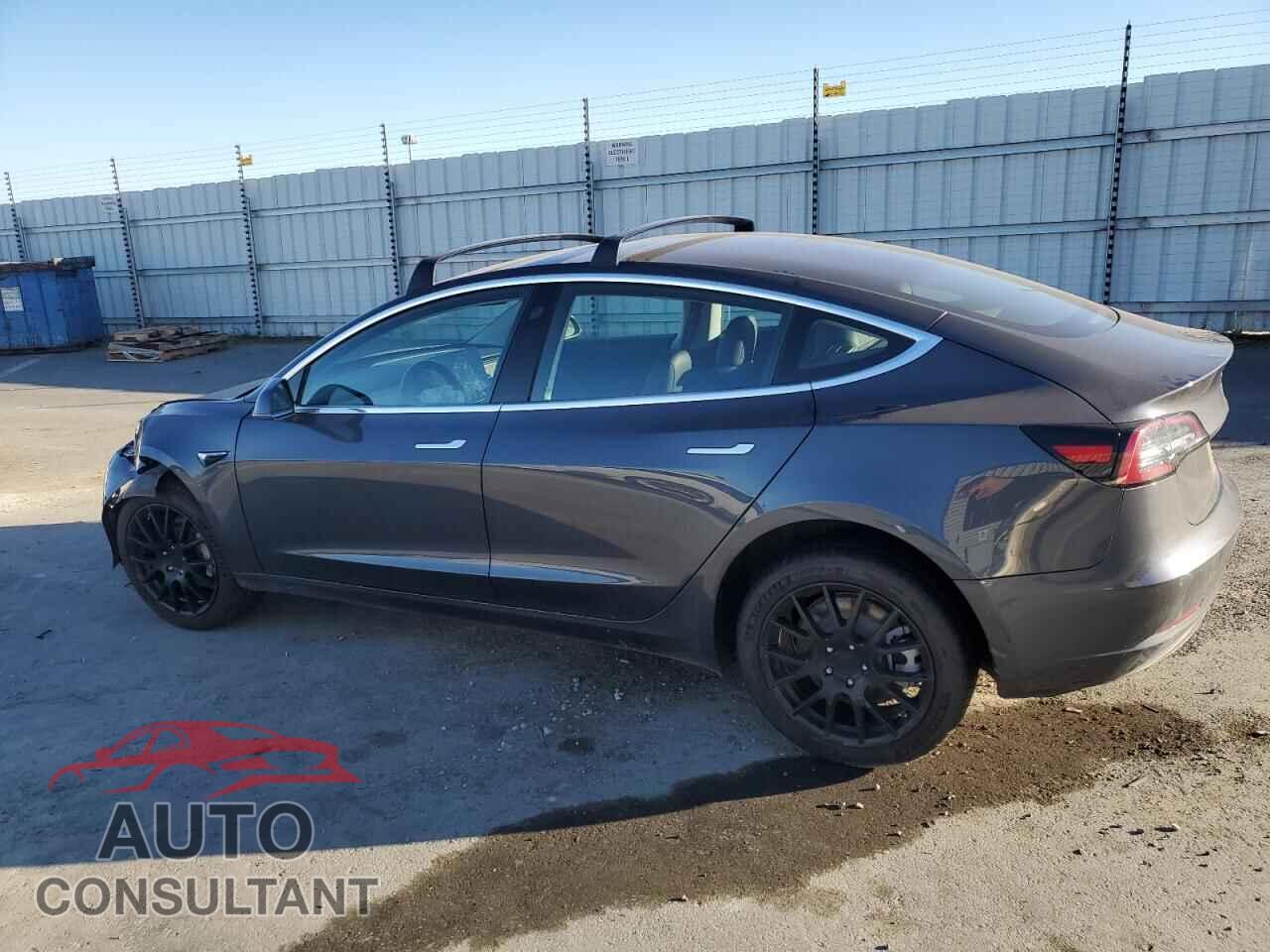 TESLA MODEL 3 2018 - 5YJ3E1EB7JF073724