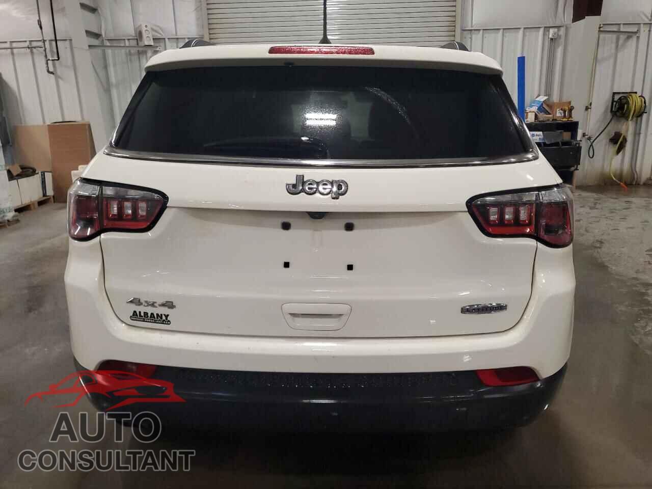 JEEP COMPASS 2018 - 3C4NJDBB6JT328343