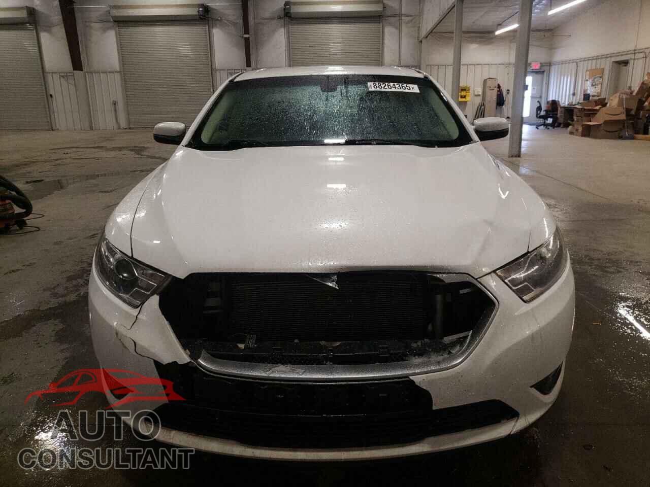 FORD TAURUS 2017 - 1FAHP2H84HG123975