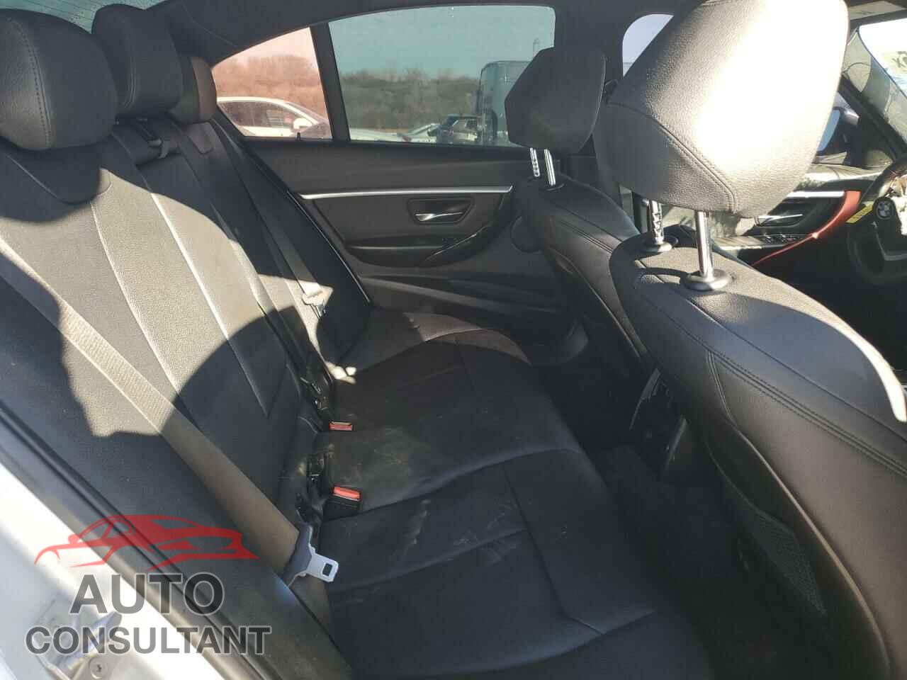 BMW 3 SERIES 2017 - WBA8D9G32HNU65130