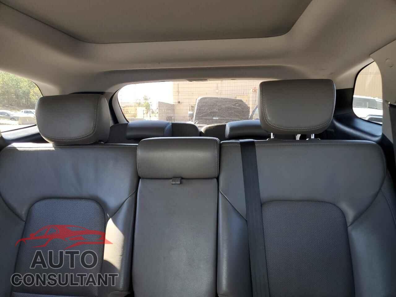 HYUNDAI SANTA FE 2017 - KM8SR4HFXHU209647