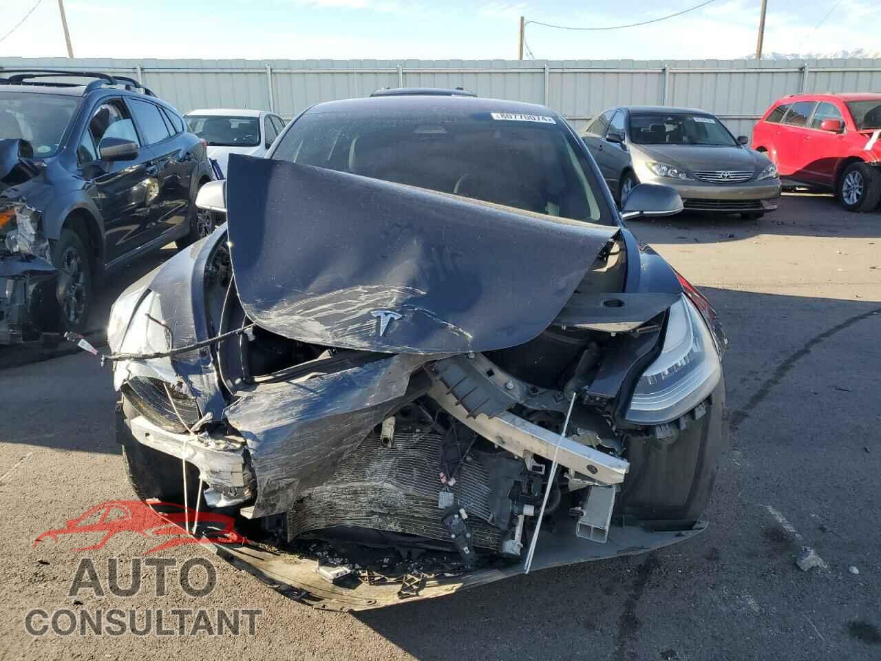 TESLA MODEL 3 2018 - 5YJ3E1EBXJF090887
