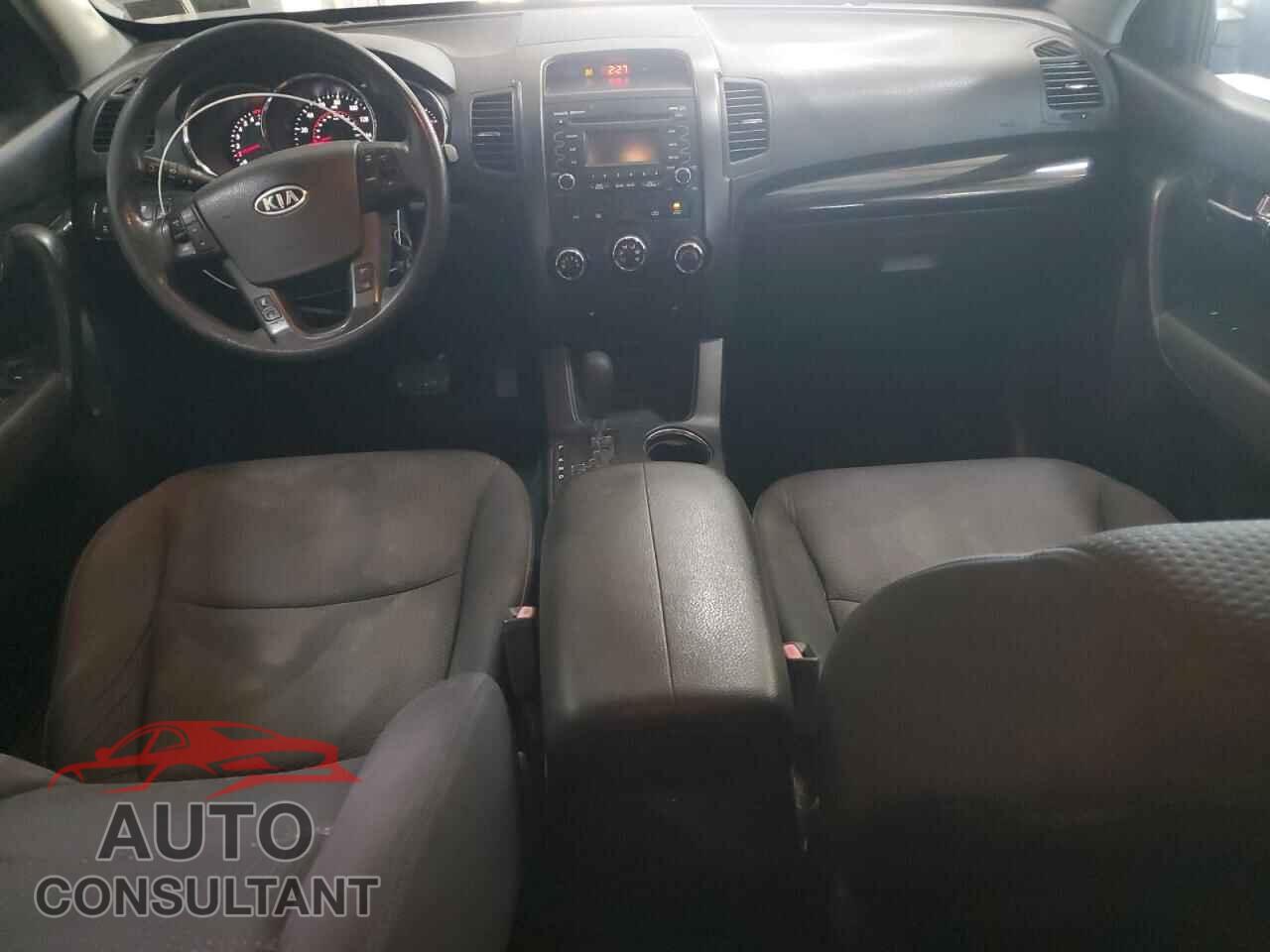 KIA SORENTO 2011 - 5XYKTCA18BG113295