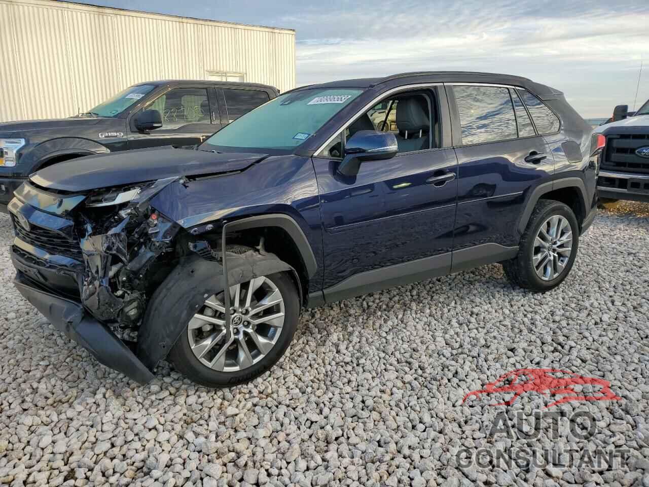 TOYOTA RAV4 2022 - 2T3C1RFV5NW210338
