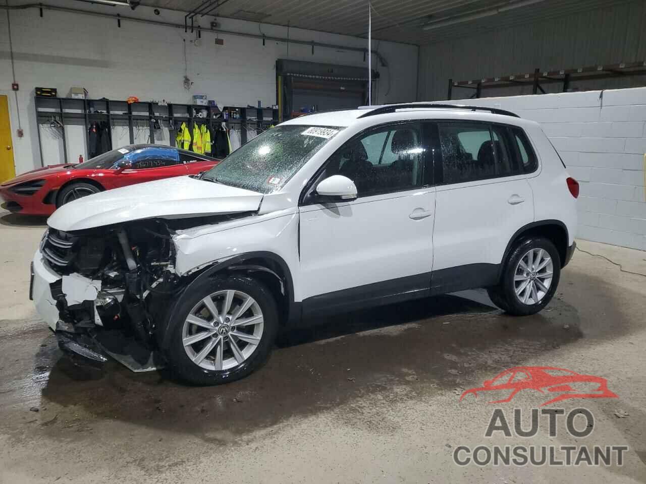 VOLKSWAGEN TIGUAN 2017 - WVGBV7AX8HK046086