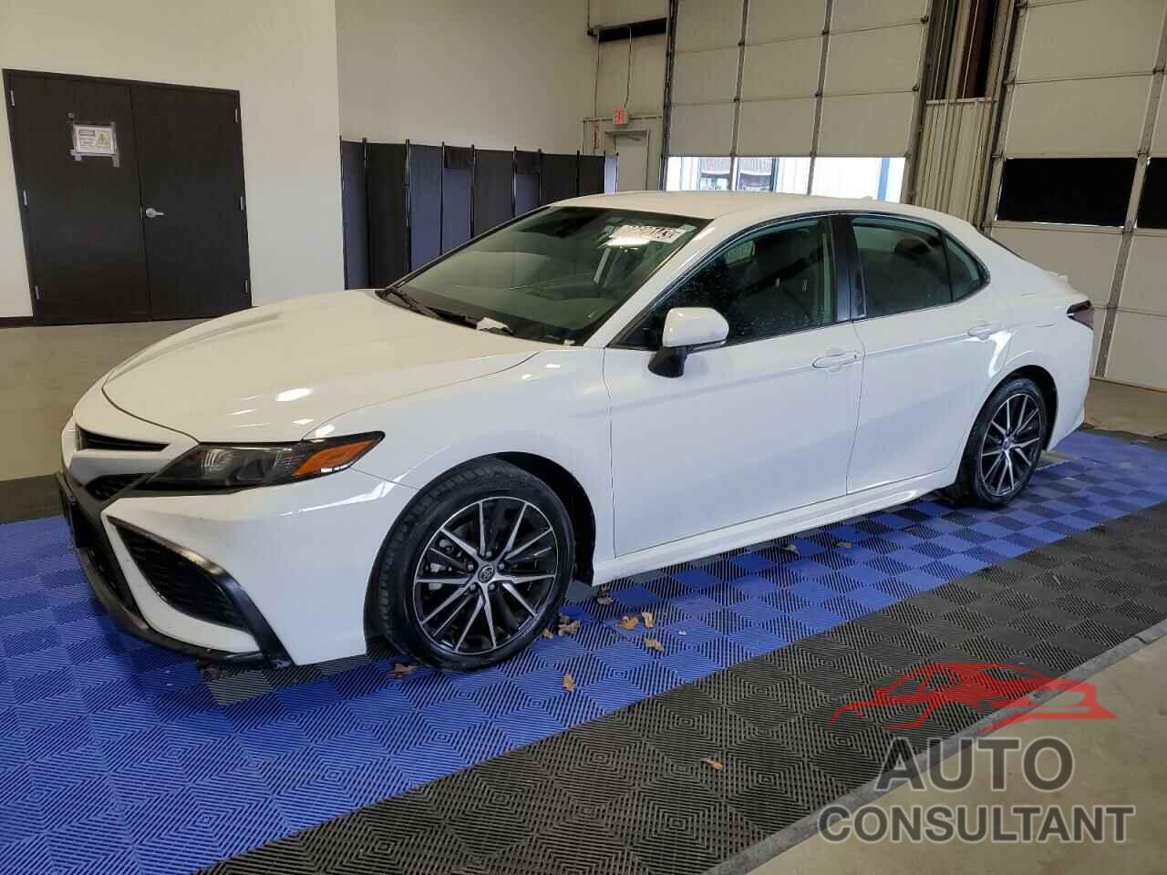TOYOTA CAMRY 2022 - 4T1G11AK9NU630161