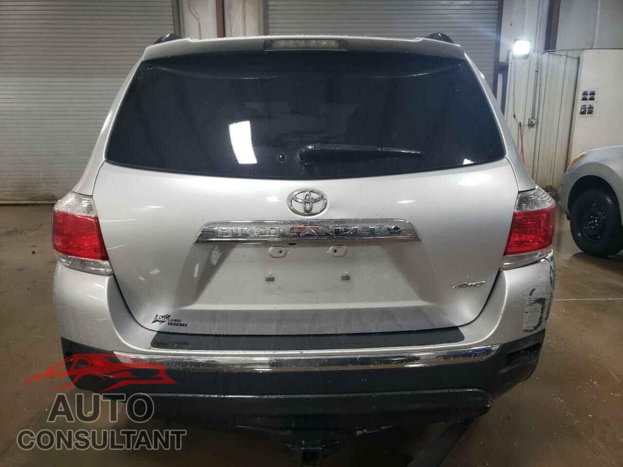 TOYOTA HIGHLANDER 2013 - 5TDBK3EH4DS270449