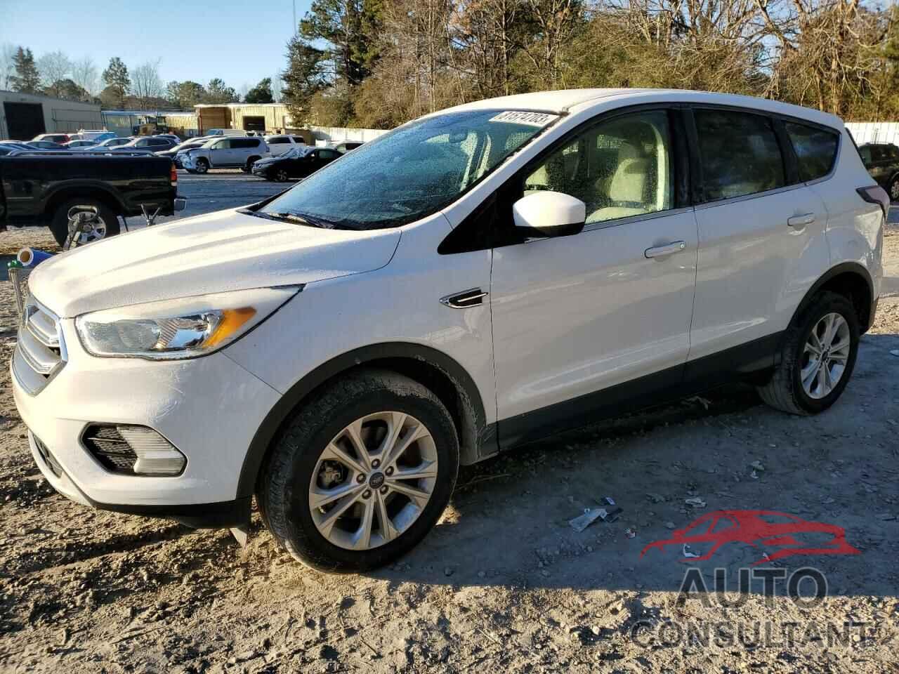 FORD ESCAPE 2017 - 1FMCU9GD9HUE01089