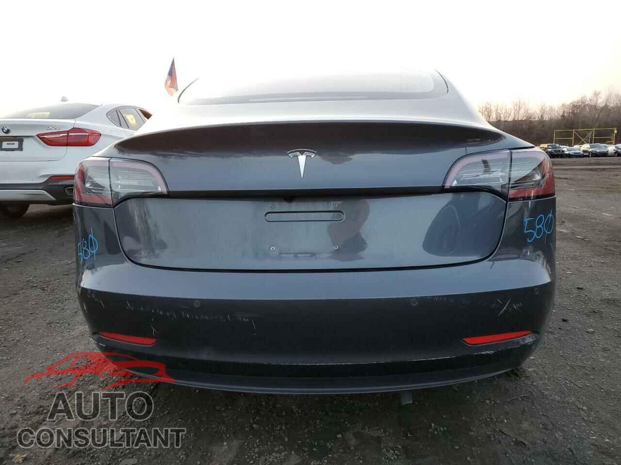 TESLA MODEL 3 2018 - 5YJ3E1EA3JF033261
