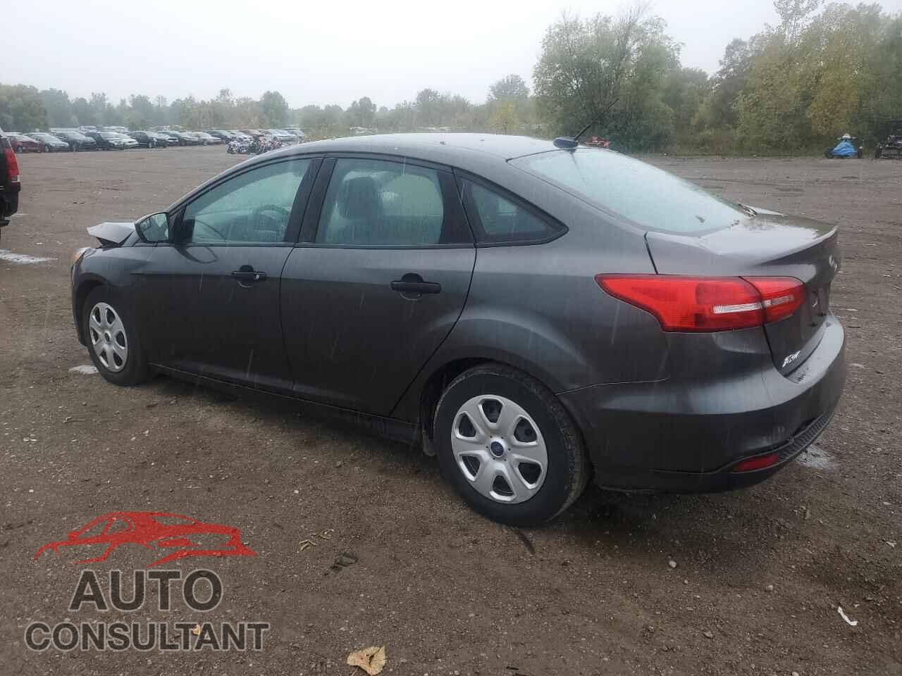 FORD FOCUS 2015 - 1FADP3E20FL310526
