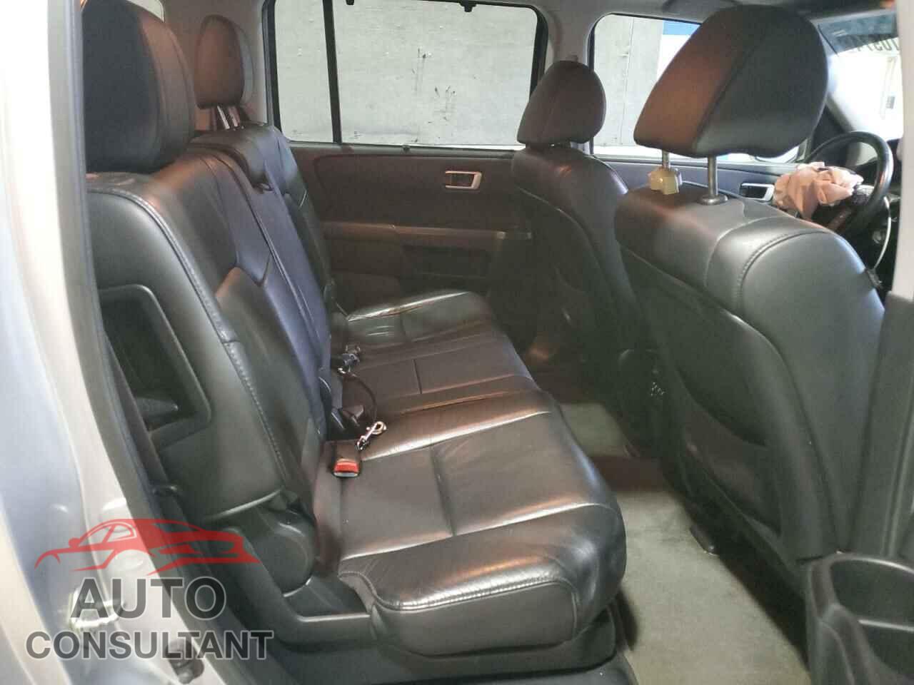 HONDA PILOT 2015 - 5FNYF4H95FB039155